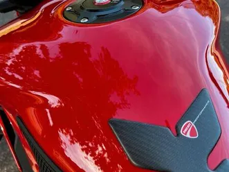 ducati streetfighter v2 neuzustand + zubehör 3.000€!