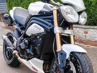 triumph speed triple 1050 abs