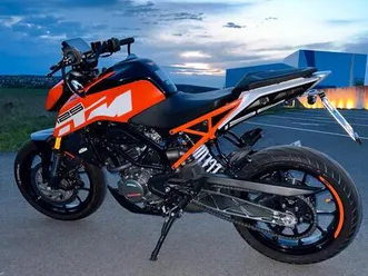 ktm duke 125 - 1. hand, neuwertig, viele extras