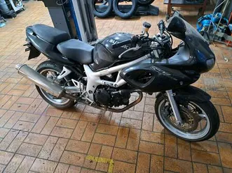 suzuki sv650s av1111 schlachtfest !!!