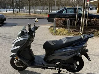 suzuki burgman 125 2024 - 2.200km as new