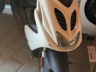 yamaha aerox roller weiß