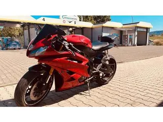 yamaha r6 rj11 supersportler in rot
