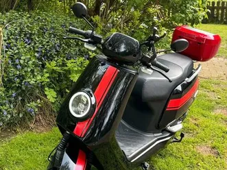 elektro roller niu n-gt pro mit viel zubehör, hu bis 4/26 125 ccm