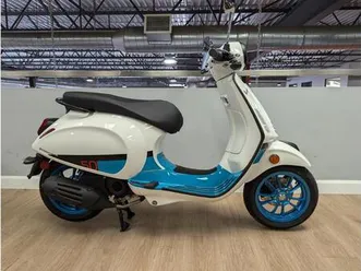 2023 vespa primavera 50 color vibe *0.99% / 36 mois??