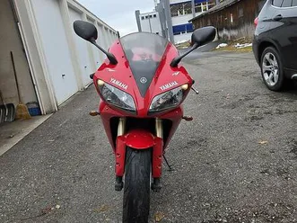 yamaha r1