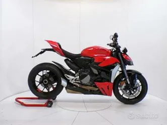 ducati streetfighter v2