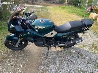 triumph sprint 900
