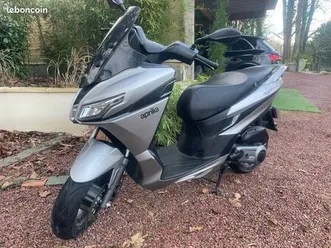 scooter aprilia sxr 50