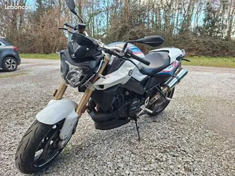 f800