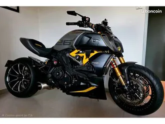 ducati diavel 1260s black and steel