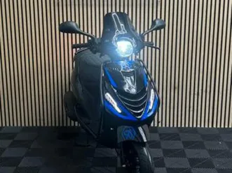 piaggio zip | black & blue edition | 2024 | 3200km — scooters | piaggio — marktplaats