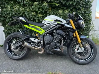 triumph street triple 765 rs moto2