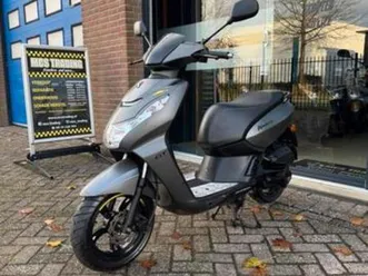 peugeot kisbee gt bromscooter — scooters | peugeot — marktplaats
