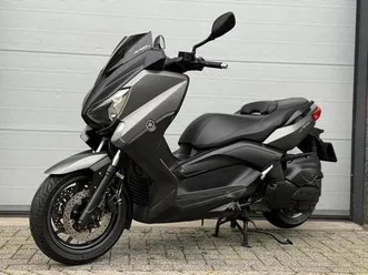 ② yamaha x max 400 mat grijs 2014 met 19dkm met spark uitlaat