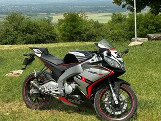 aprilia rs4
