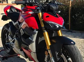 ducati streetfighter v4s