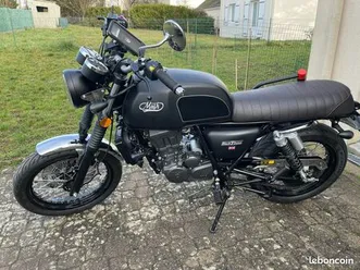 vends moto 125 cc seven black impeccable