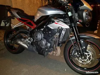 street triple r