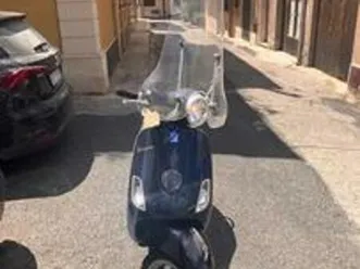 piaggio vespa 50 lxv - 2011