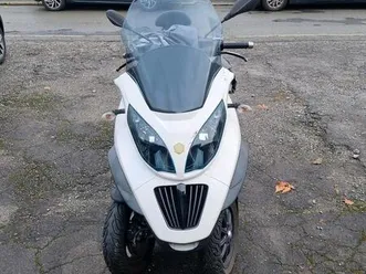 piaggio mp3 400