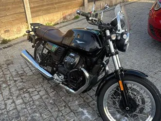moto guzzi v7