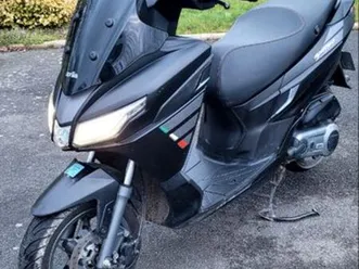 scooter aprilia sxr 50