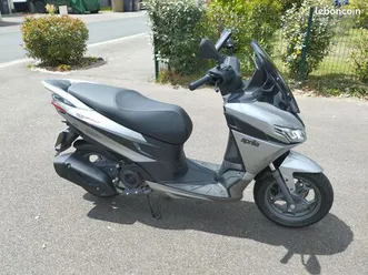 scooter aprilia sxr 50