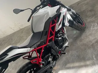 moto benelli bn-125 caparica e trafaria