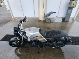 moto brixton crossfire 500