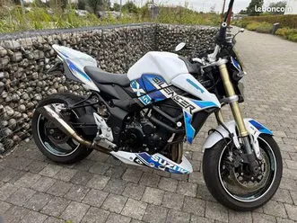 suzuki gsr 750