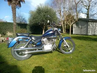 vends moto suzuki intruder 125