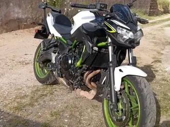 kawasaki z650 35kw + topcase givi v47 vila nova de são bento e vale de vargo