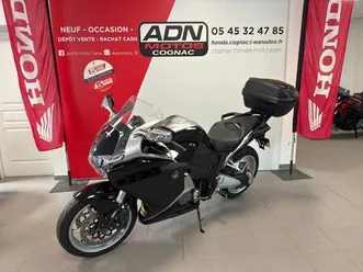 honda vfr1200f 2012 1200 cm3 | moto routière | 15 400 km | noir | 16100 cognac