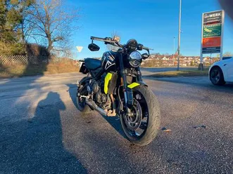 triumph trident 660 jet black