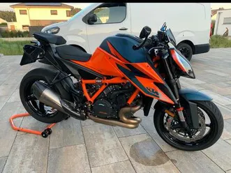 ktm super duke 1290 akrapovic- garantie-tech pack-top zustand