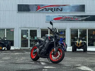 2021 yamaha mt-09 en inventaire / in stock