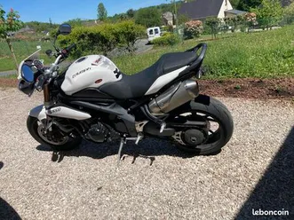 triumph speed triple 1050 abs blanche origine