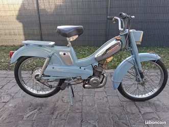 mobylette bleue très bon état