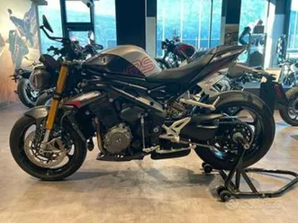 triumph speed triple 1200 rs - solo 69 km