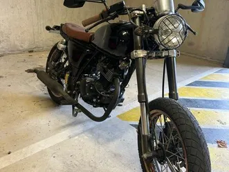mash seventy five custom/scrambler/cafe racer