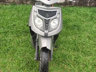 scooter benelli 125