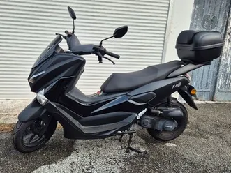scooter r-max 50 cm³ – première main – sous garantie
