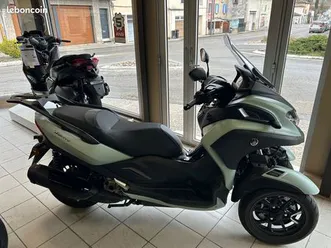 yamaha 300 tricity abs premiere main