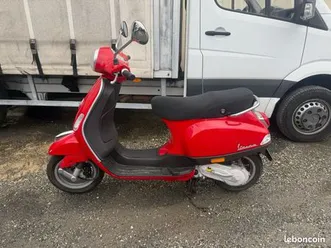 scooter vespa 50 rouge