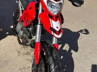ducati - hypermotard 796