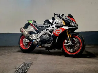 aprilia tuono v4 factory / akrapovic