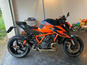 ktm 1290 super duke r