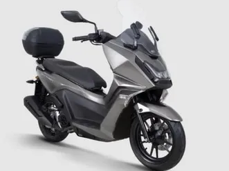 ② kymco skytown 50 classe b