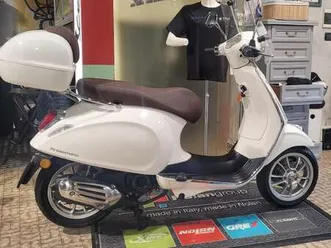 vespa primavera 50 bianco